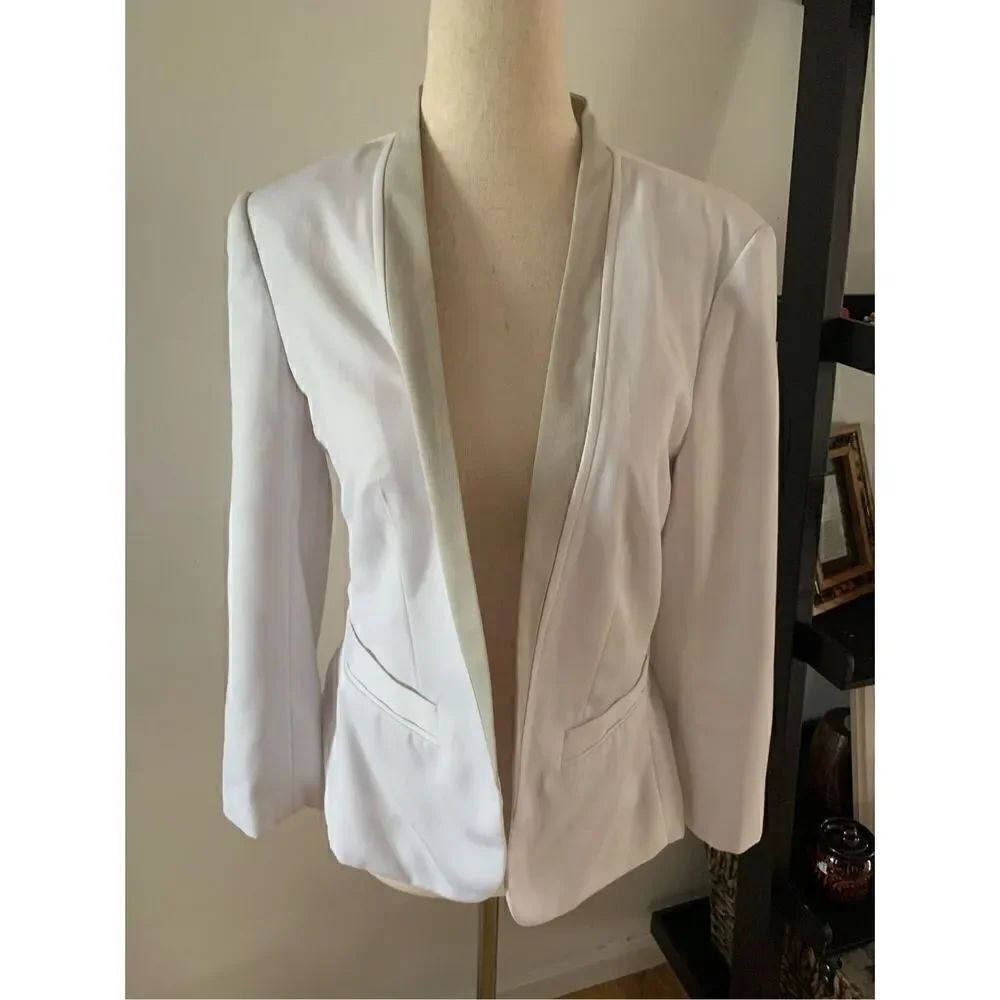 The limited white blazer size small